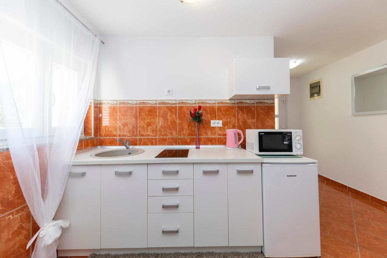 Apartmani Valentina 자다르 외부 사진