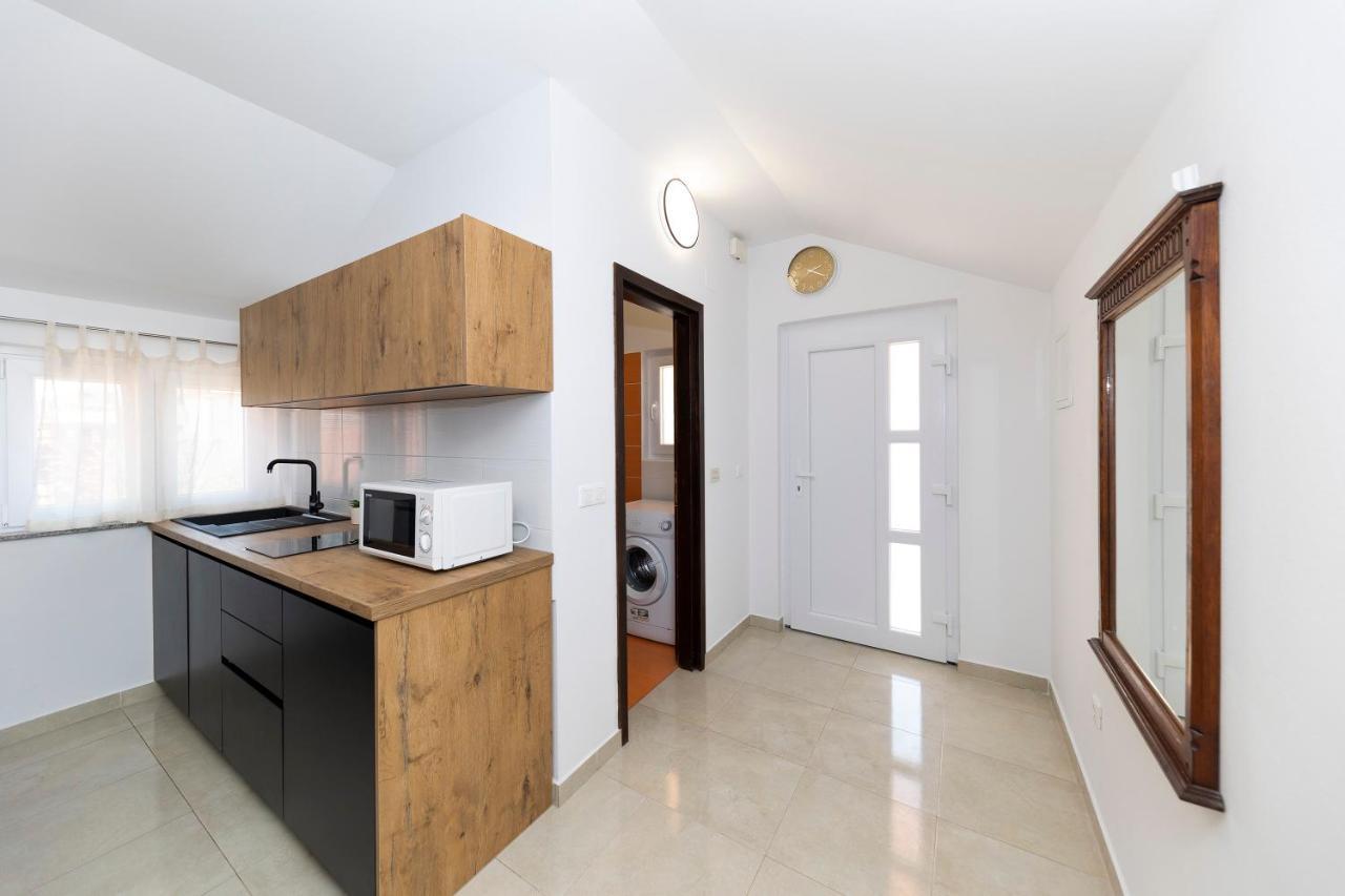 Apartmani Valentina 자다르 외부 사진